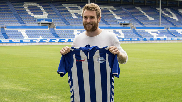 Will Aleksandr Katai have his debut for Deportivo Alavés next Monday?