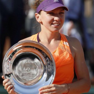 Simona Halep with French Open 2014 Runner up Trophy