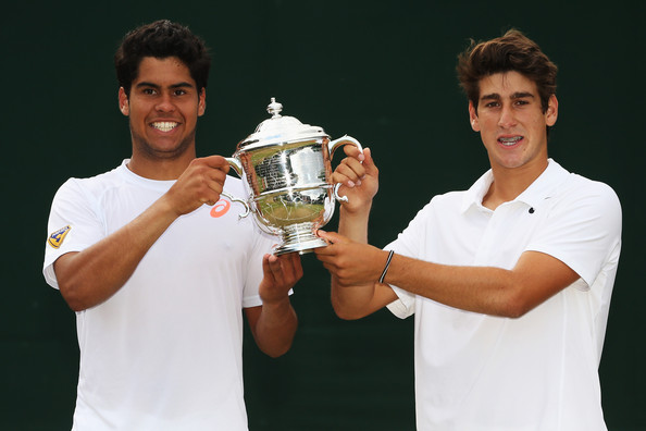 Luz and Zermann with Wimbledon 2014 trophy