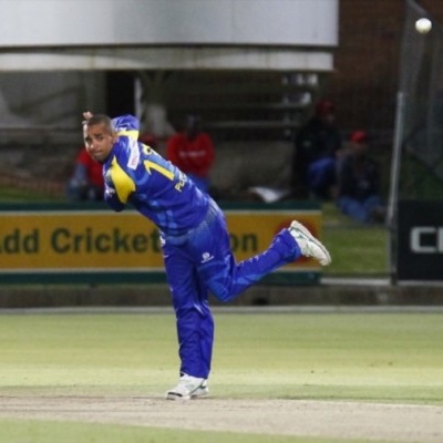 Robin Peterson - Excellent bowling vs. Knights