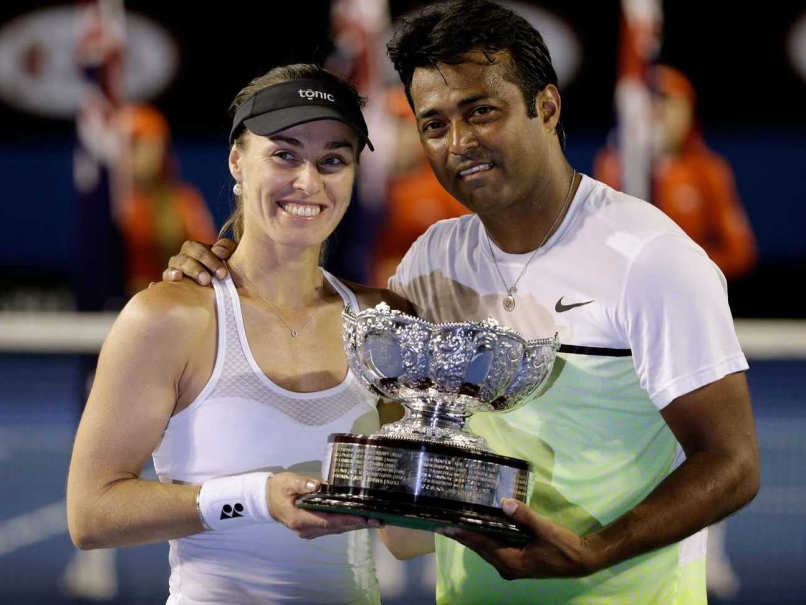 Leander Paes and Martina Hingis Australian Open 2015 Mixed Doubles Winners